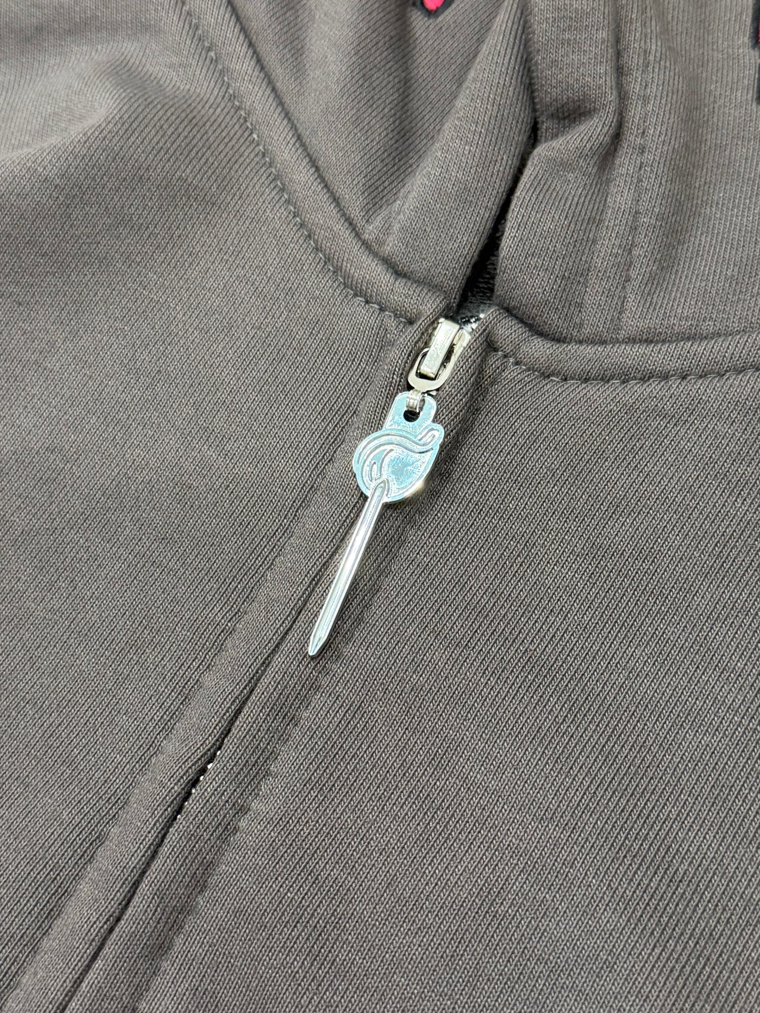 SILVER CHARIOT (ZIP-UP) + FREE ITEM (READ DESCRIPTION)