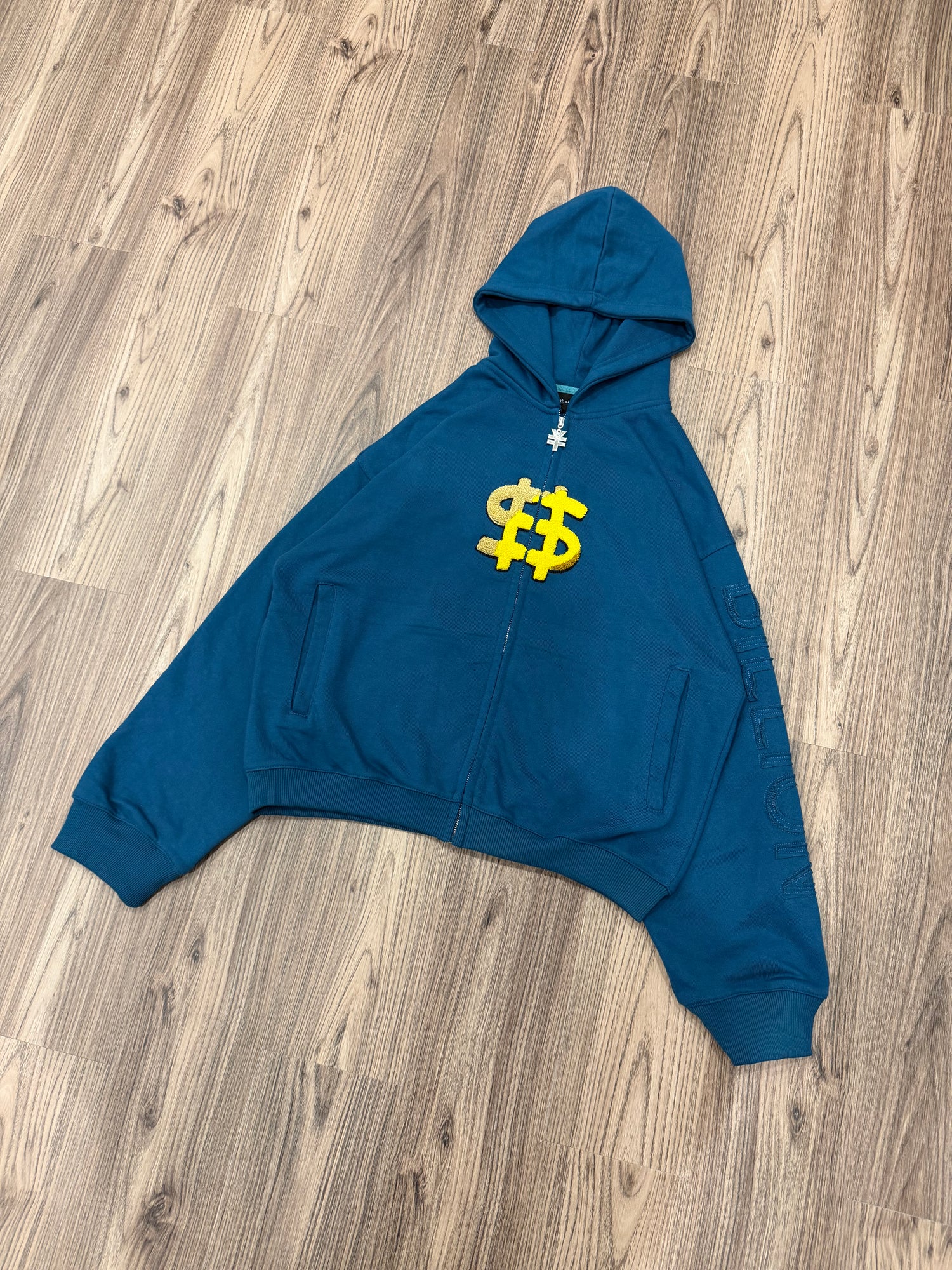 OKUYASU (THE HAND) ZIP-UP + FREE ITEM (READ DESCRIPTION)