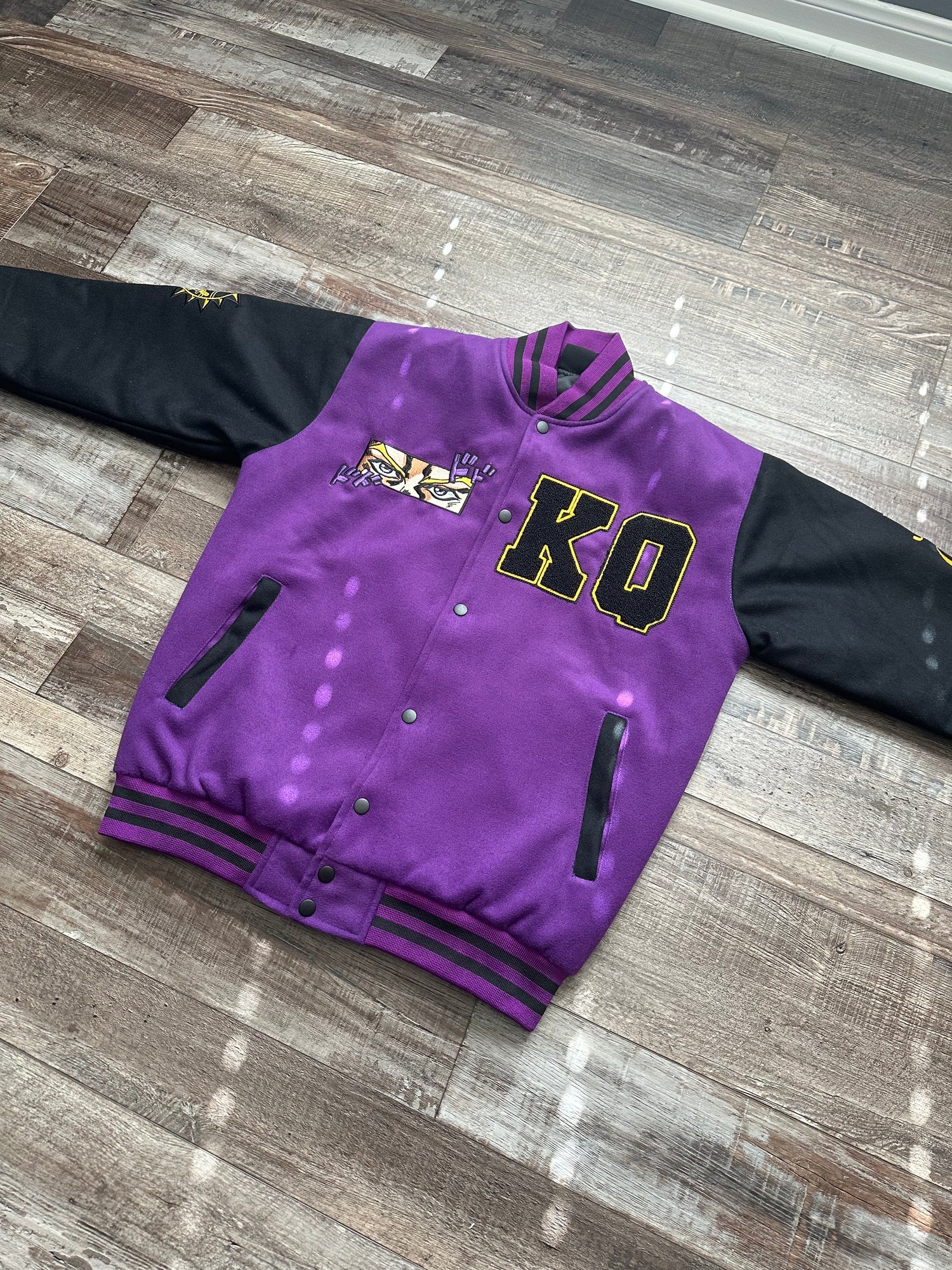 KILLER QUEEN VARSITY + FREE ITEM (READ DESCRIPTION)